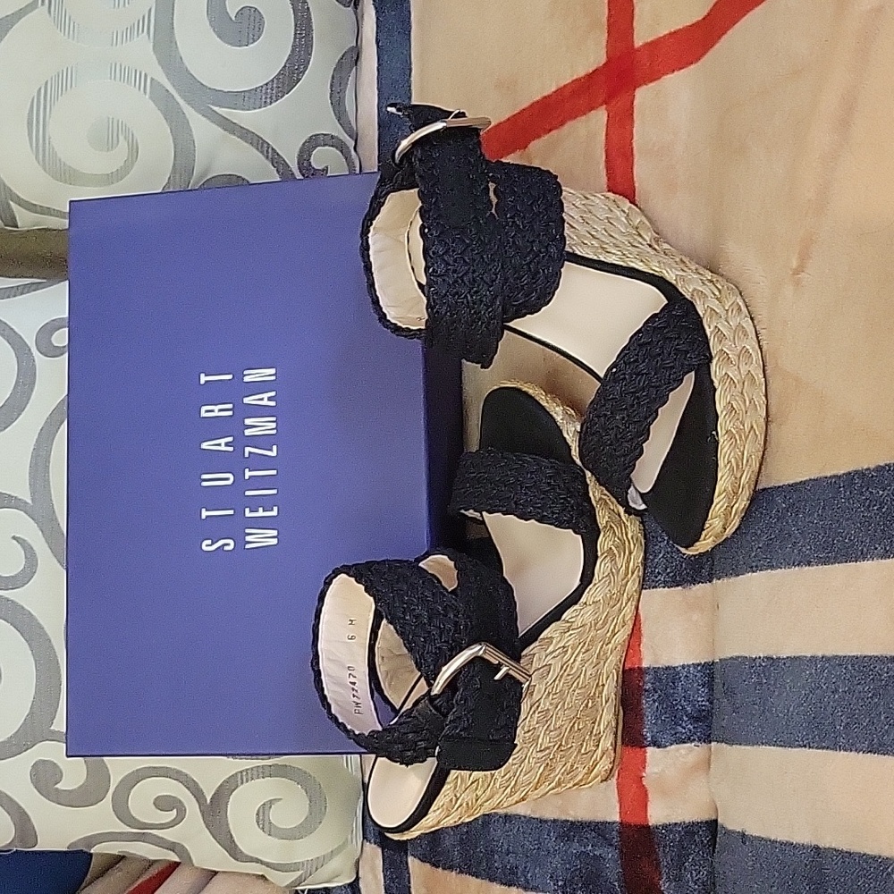 Stuart Weitzman Alex Crochet Wedge Sandal. Size: 6